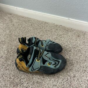 La Sportiva Vibram XS Grip 2 Climbing Shoes - Blue and Yellow